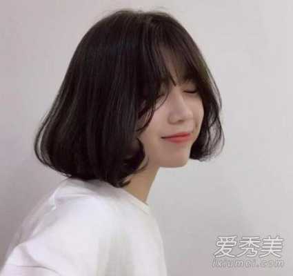 头发厚适合什么发型（头发厚适合什么发型女）