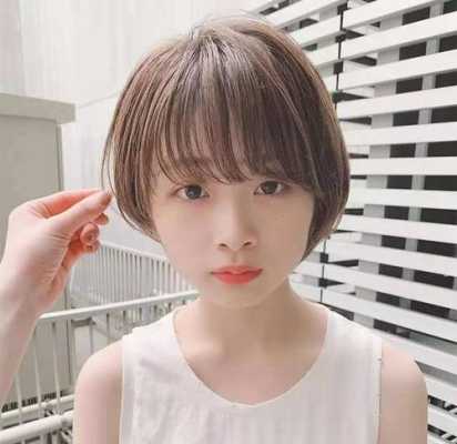 圆脸适合什么短发型（女生圆脸适合什么短发圆脸配短发这么好看）