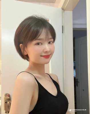 圆脸短发适合什么发型（圆脸短发适合什么发型）