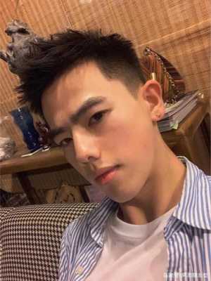 什么发型比较好看（男生把头发拉直好看还是烫直好看）
