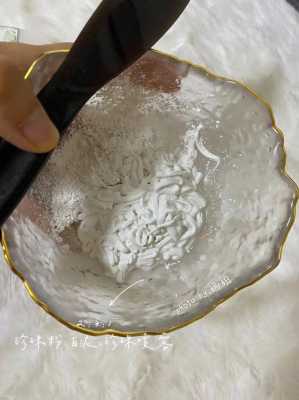 珍珠粉怎么做（珍珠粉是什么做的呢?珍珠磨成的粉吗）