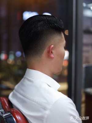 自己怎么剪发尾最自然,怎么自己做发型男