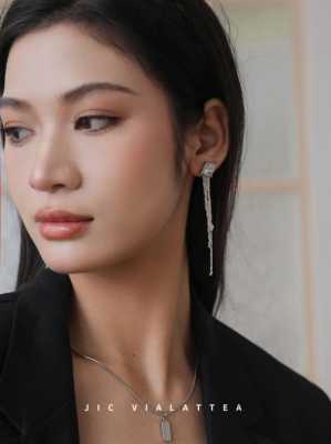 圆脸适合的耳环推荐,圆脸戴什么耳环修饰脸型