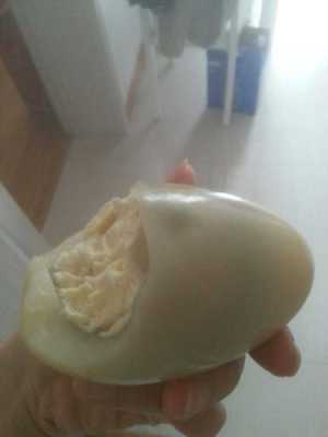 鹅蛋什么颜色（鹅蛋蛋黄为什么不黄）