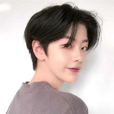 男生什么发型最帅（男生什么发型最帅中分）