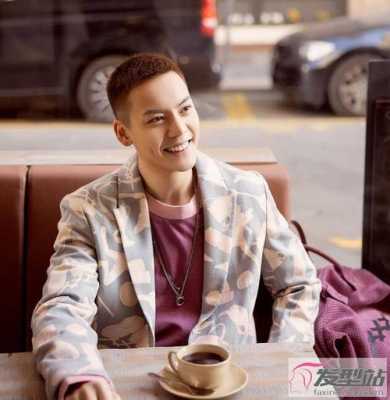 脸大适合什么发型男（脸大的男生适合什么发型寸头）