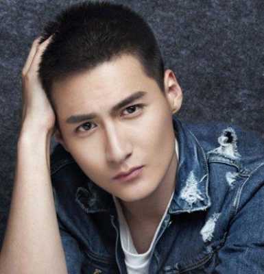 脸大适合什么发型男（脸大的男生适合什么发型寸头）