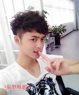 男生头发干燥，自然卷，怎么办？烫什么发型好看,男生短发怎么烫好看