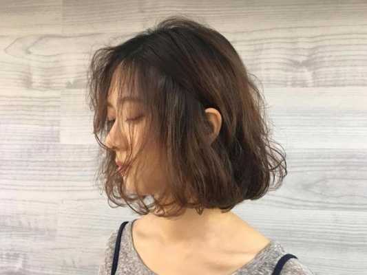 脸大女生适合什么发型（脸大女生适合什么发型好看）
