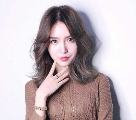 脸大适合什么发型女生（脸大适合什么发型女生图片）