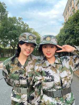 军训头发怎么扎（初中军训头发怎么扎）