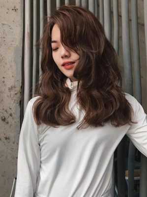 大方脸肉鼻子适合卷发吗,方脸适合什么卷发图片