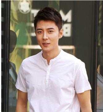 方脸的男生适合什么发型（男生方脸适合的发型）