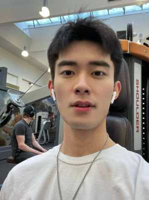 额头高脸圆的男生适合什么发型,男士脸胖适合什么发型图片