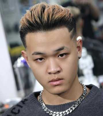 额头高脸圆的男生适合什么发型,男士脸胖适合什么发型图片