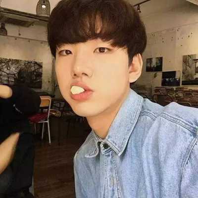 单眼皮小眼睛大脸适合什么发型,小眼睛适合什么发型男生