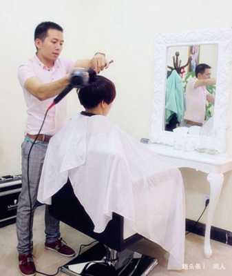 剪头发怎么跟理发师说（剪发时怎么跟理发师说剪的好）