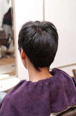 男生头小，后脑勺平，适合什么发型，人很瘦很高,女生头小适合什么发型图片