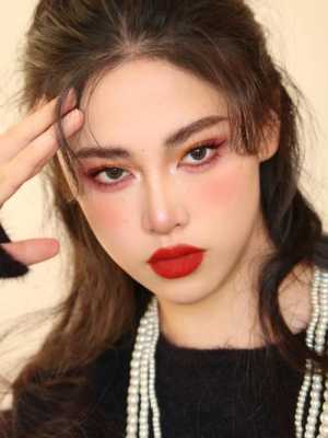 如何画酷且深情的眼妆,怎么画猫眼妆好看