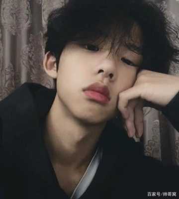 娃娃脸是什么样的（男生娃娃脸是什么样的）