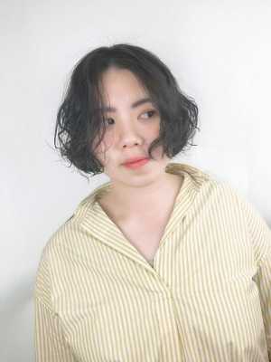 脸胖的女生适合什么发型（脸胖的女生适合什么发型短发）