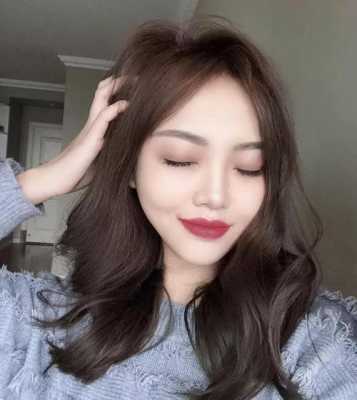 什么色的头发显脸小,什么颜色头发显脸小女