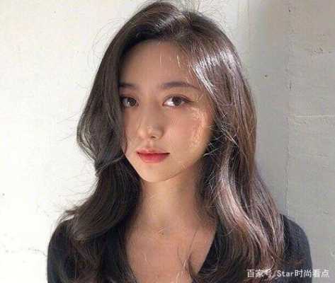 脸长什么发型好看（脸长什么发型好看）