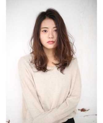 中长发怎么剪好看图片（中长发怎么剪好看图片女）