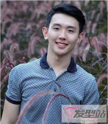 眼睛小适合什么发型男（眼睛小适合什么发型男生）