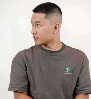 方脸头发少适合什么发型（方脸头发少适合什么发型男）