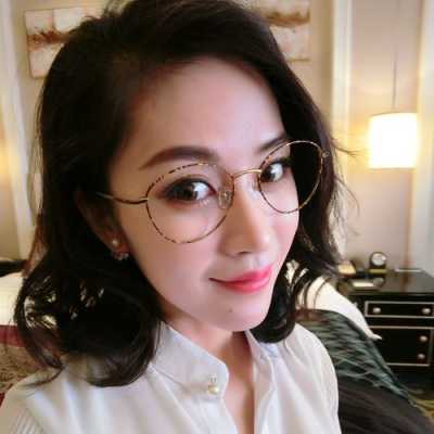 椭圆形脸适合什么眼镜框,