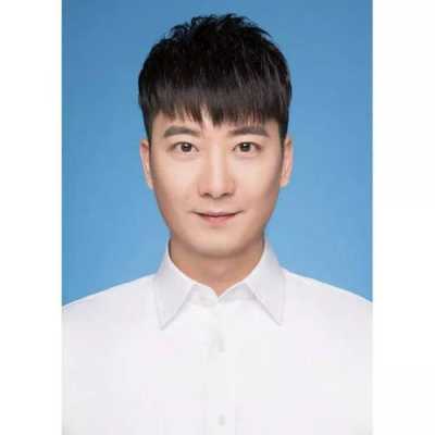 证件照头发怎么弄好看（证件照头发怎么弄好看 男）