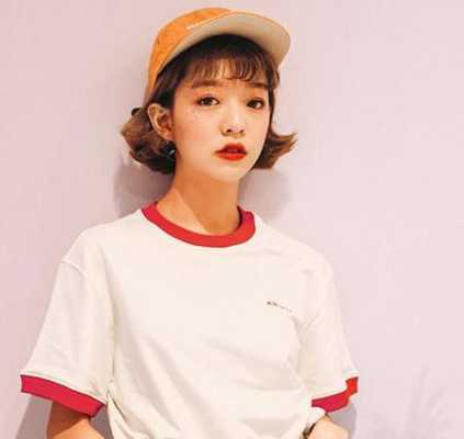戴帽子刘海怎么弄（戴帽子刘海怎么弄女生）