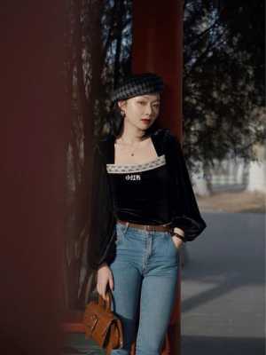 脸圆穿什么（圆脸穿什么领的衣服最好看）
