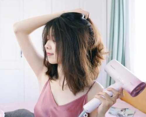 毛躁的头发怎么打理（头发干枯毛躁怎么保养头发）