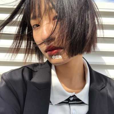 单眼皮女生适合什么发型（14岁单眼皮女生适合什么发型）