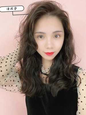 圆脸适合什么头型女（圆脸适合什么头型女图片）