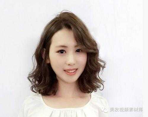 大圆脸剪什么发型好看（60岁最洋气的发型长脸）