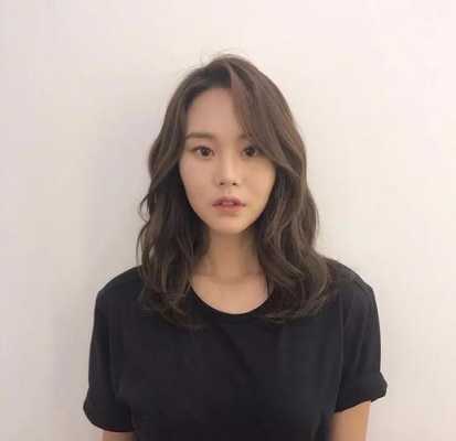 脸大的女生适合什么刘海（脸大的女生适合什么刘海好看图片）