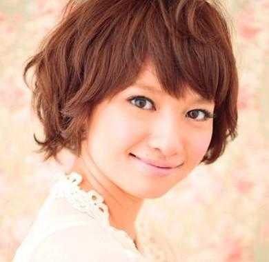 40岁女人脸盘大适合什么发型好看,女生大圆脸适合什么发型图片