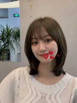 什么发型显小（什么发型显小显年轻）