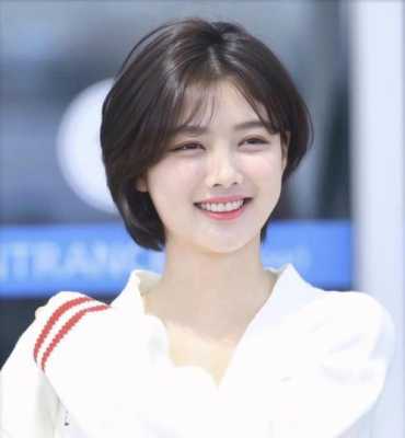 小脸长脸适合什么发型（儿童脸小适合什么短发）