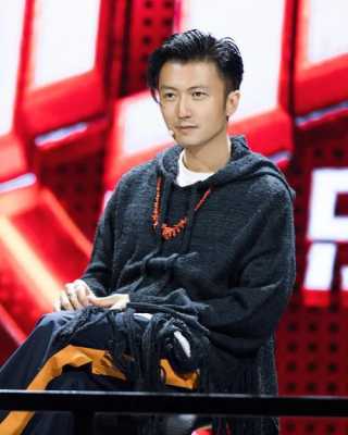谢霆锋发型怎么剪（谢霆锋发型怎么剪视频）