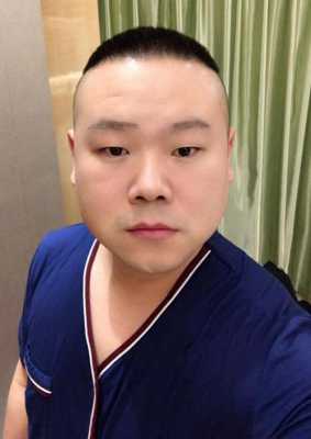 岳云鹏秃头是真的吗,岳云鹏发型叫什么名字