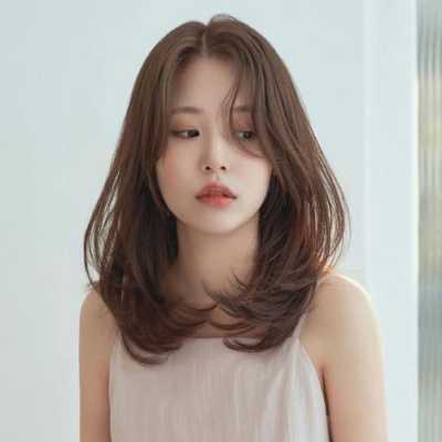 鹅蛋脸女生适合什么发型（鹅蛋脸颧骨高适合什么发型）