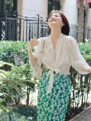 短发女生适合穿什么衣服（短发美女怎样搭配衣服）