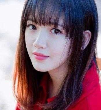 女生额头大适合什么发型（女生额头大适合什么发型图片）