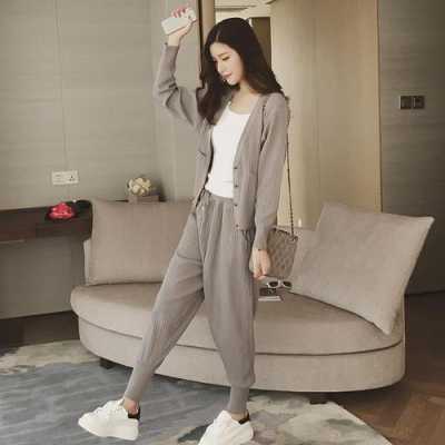 哈伦裤配什么外套女（哈伦裤配什么外套女图）