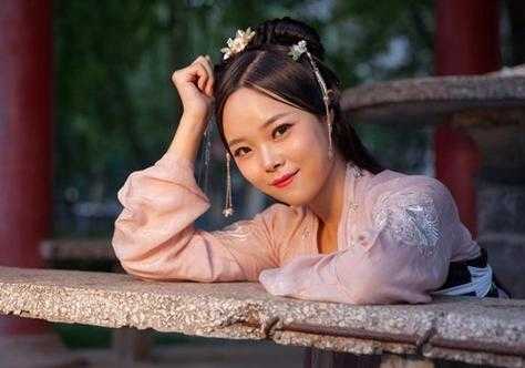 圆脸适合什么古装发型（圆脸适合什么古装发型女）