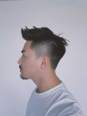 男生发质硬适合什么发型（硬直发质男生留什么发型）